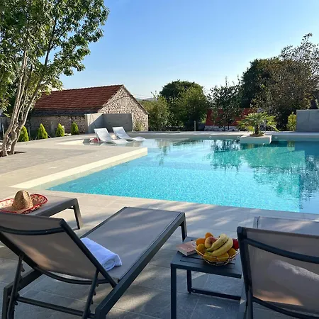 Hidden Heaven * Donje Vinovo